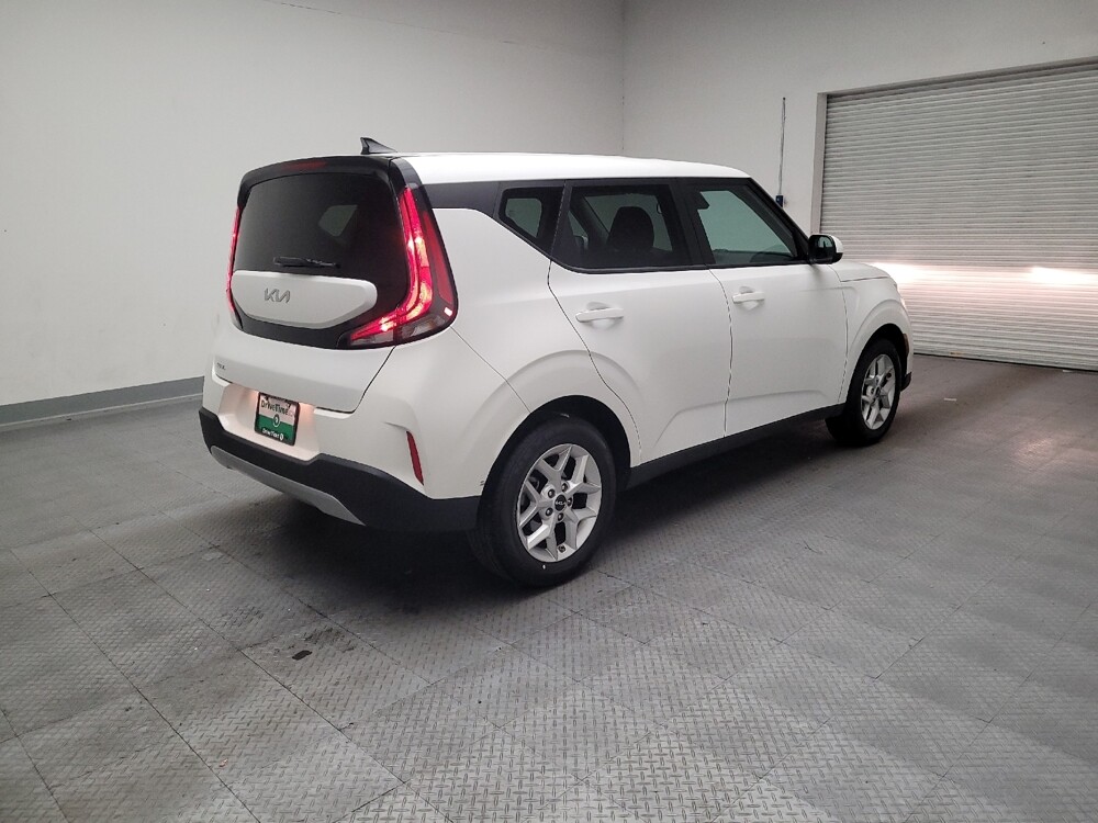 2024 Kia Soul in Montclair, CA 91763 - 18102262 9