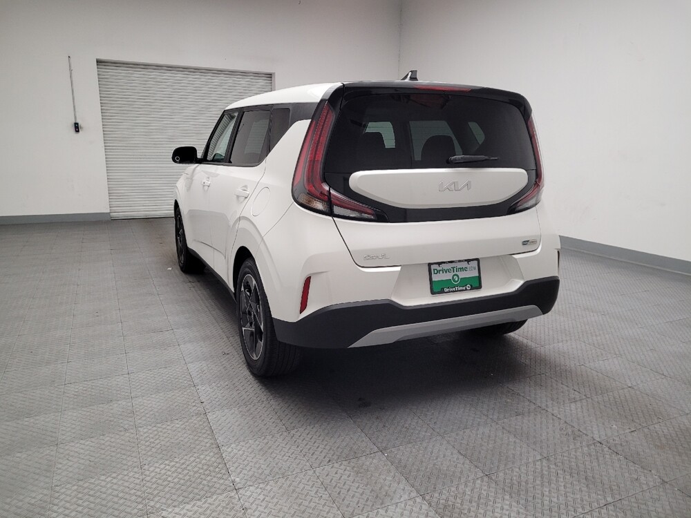 2023 Kia Soul in Riverside, CA 92504 - 18102271 6