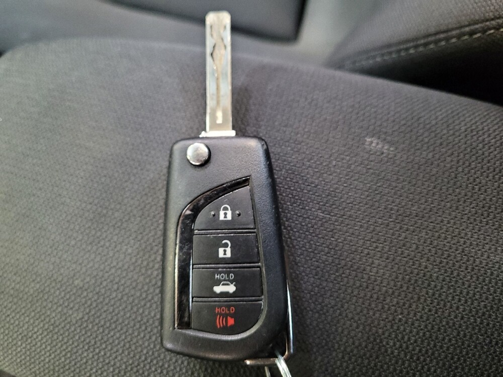 2024 Toyota Corolla in Downey, CA 90241 - 18102286 32