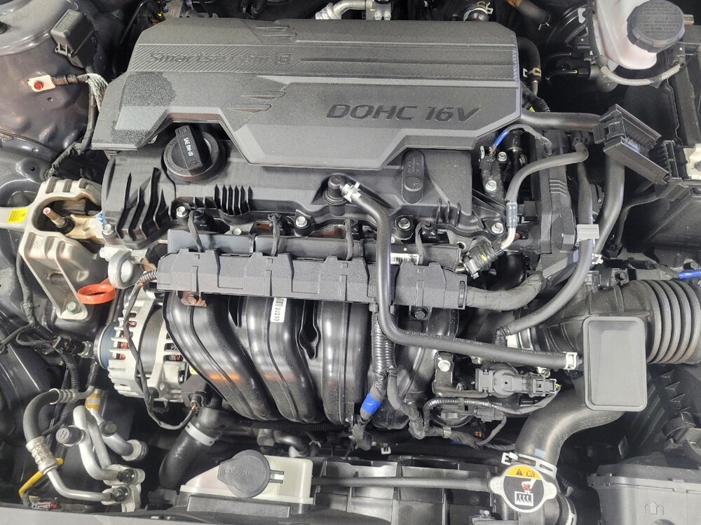 2024 Hyundai Elantra in Birmingham, AL 35215 - 18102350 30