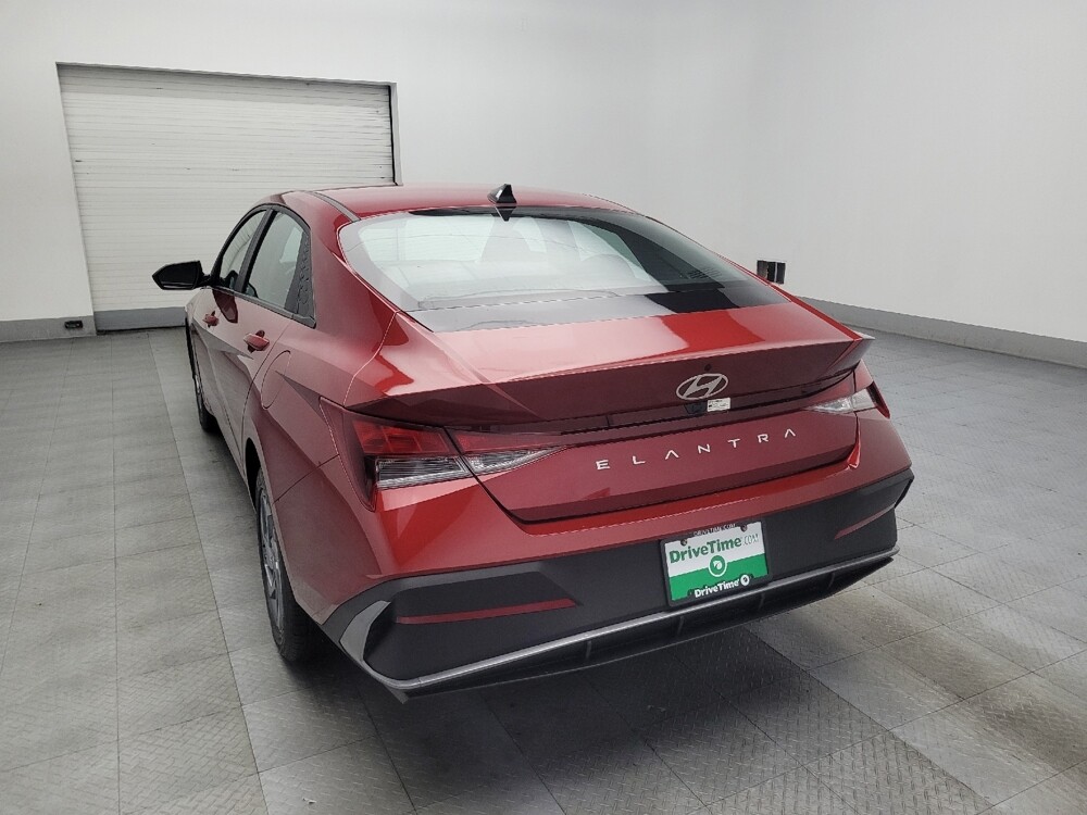 2024 Hyundai Elantra in Morrow, GA 30260 - 18102363 5