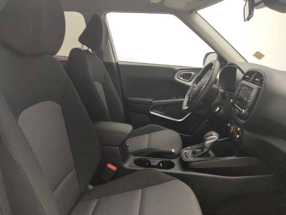 2024 Kia Soul in Conyers, GA 30094 - 18102371 21