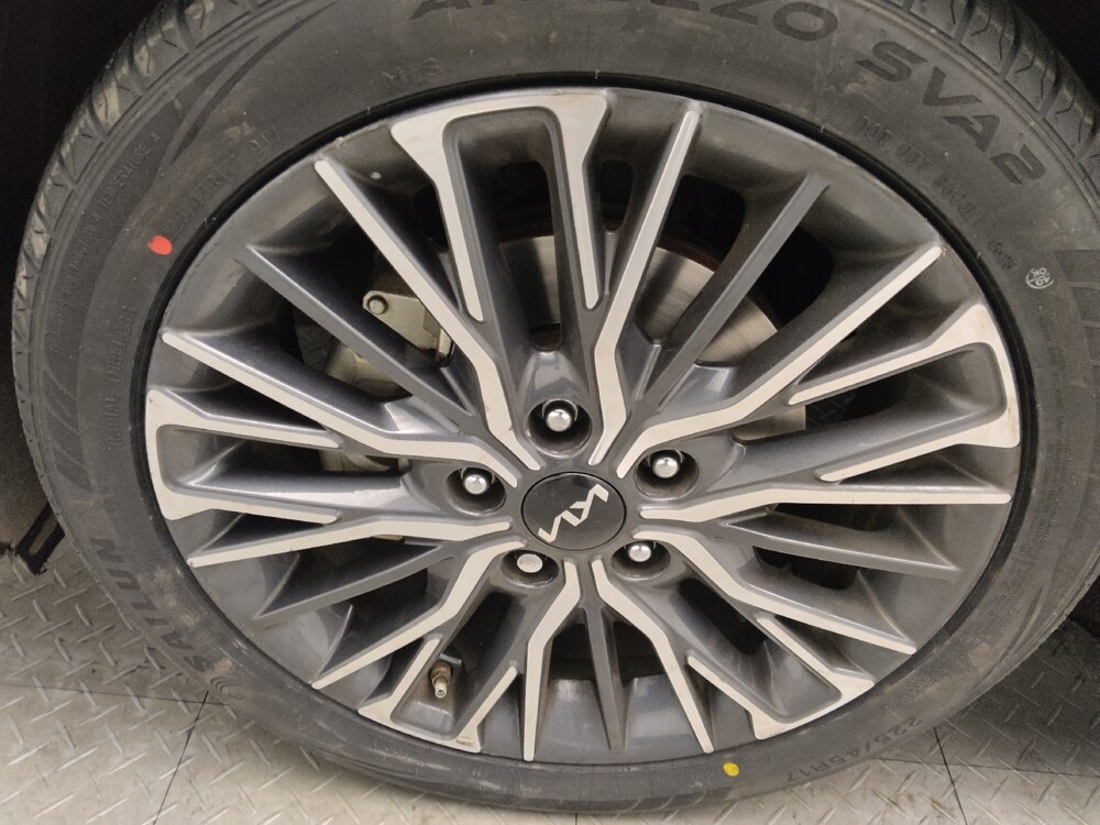 2023 Kia Forte in Morrow, GA 30260 - 18102390 31