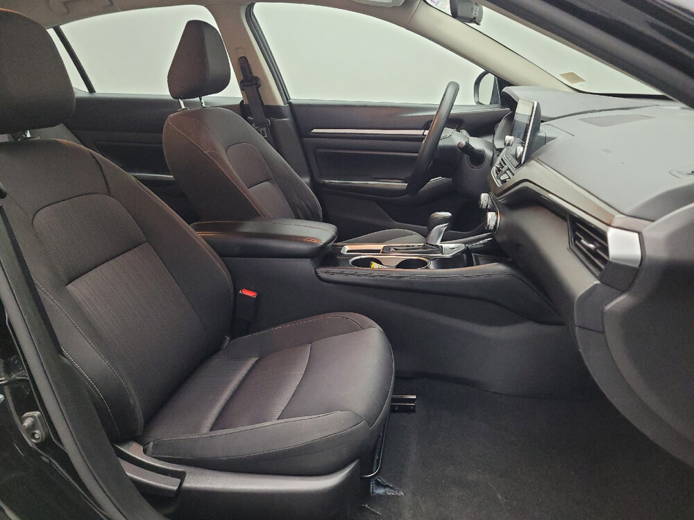 2023 Nissan Altima in Topeka, KS 66611 - 18102421 21