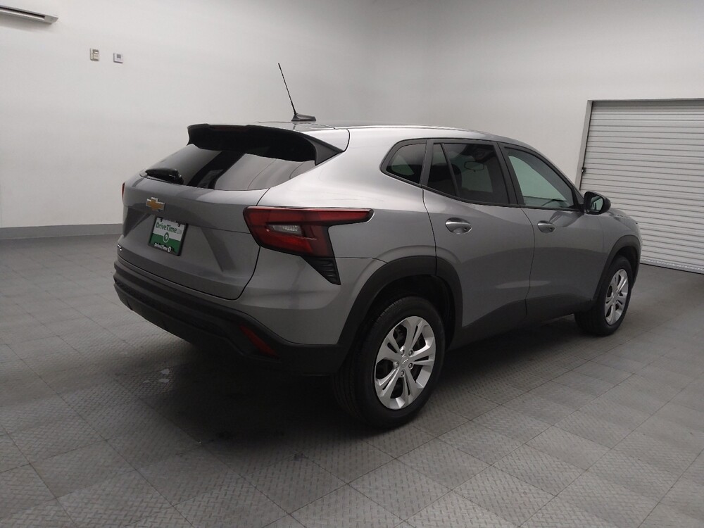 2024 Chevrolet Trax in Oklahoma City, OK 73139 - 18102454 9