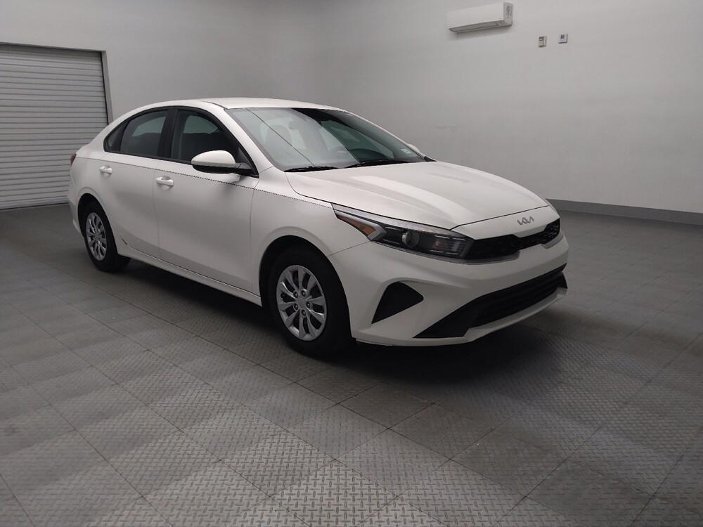 2024 Kia Forte in Fort Worth, TX 76116 - 18102456 13