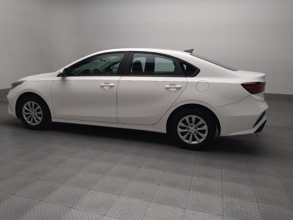 2024 Kia Forte in Fort Worth, TX 76116 - 18102456 3