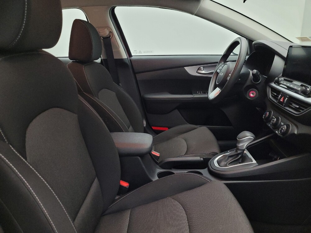 2024 Kia Forte in Glendale, AZ 85301 - 18102483 21