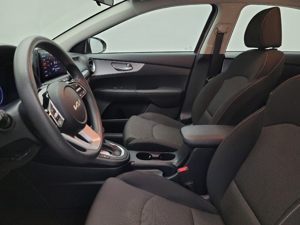 2024 Kia Forte in Glendale, AZ 85301 - 18102483 17