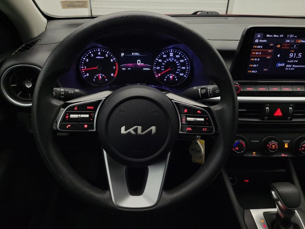 2024 Kia Forte in Glendale, AZ 85301 - 18102483 22