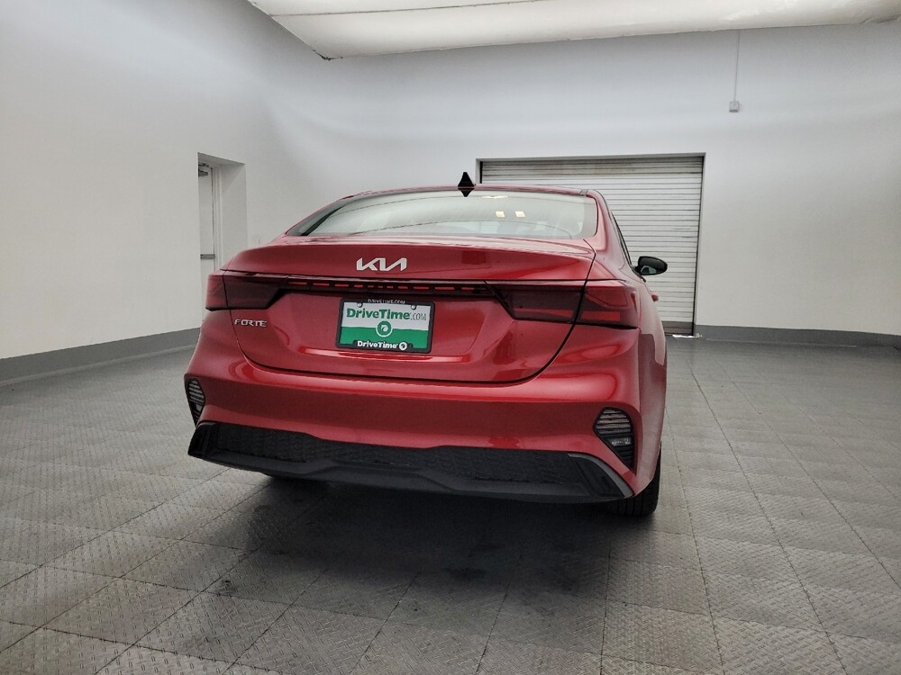 2024 Kia Forte in Glendale, AZ 85301 - 18102483 7