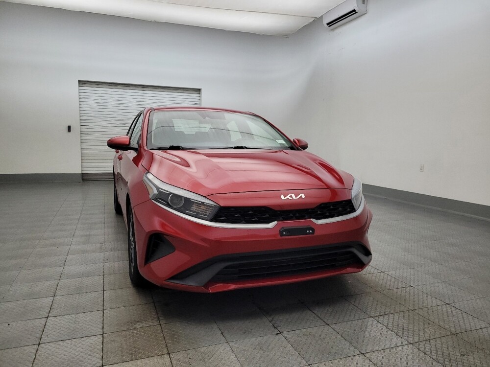 2024 Kia Forte in Glendale, AZ 85301 - 18102483 14