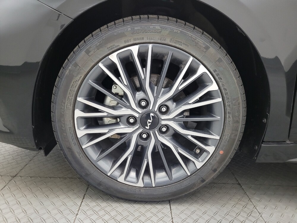 2023 Kia Forte in Glendale, AZ 85301 - 18102489 31