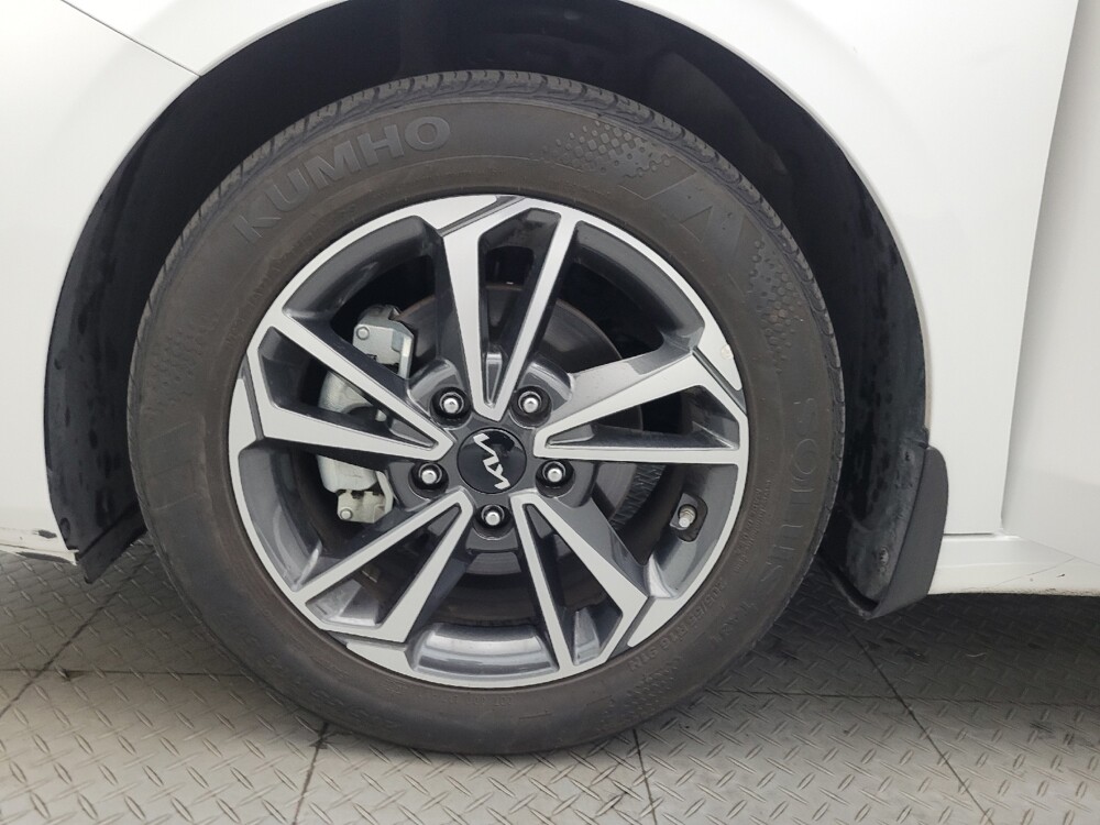 2023 Kia Forte in Glendale, AZ 85301 - 18102532 31