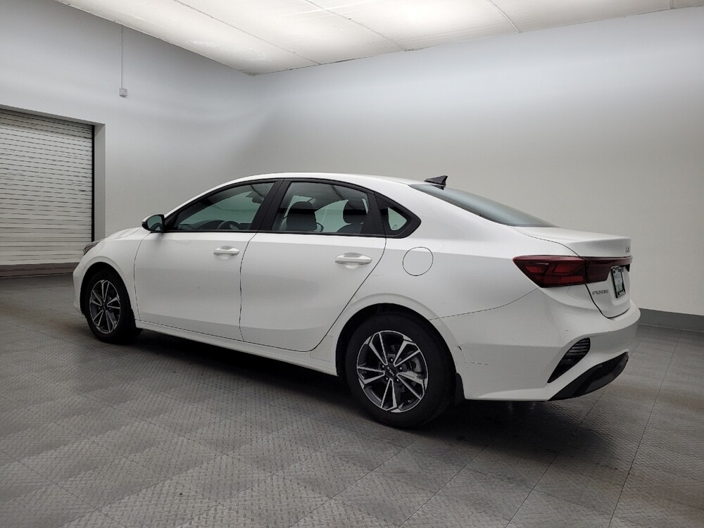 2023 Kia Forte in Glendale, AZ 85301 - 18102532 3