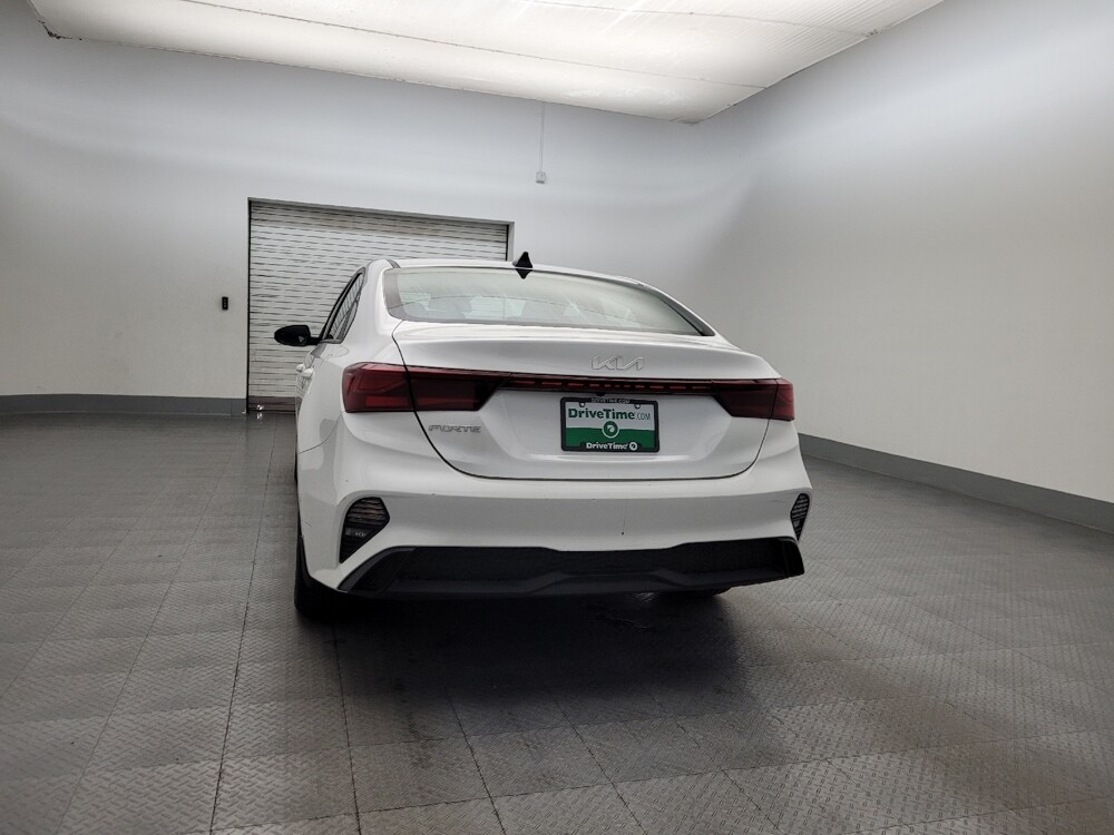 2023 Kia Forte in Glendale, AZ 85301 - 18102532 6