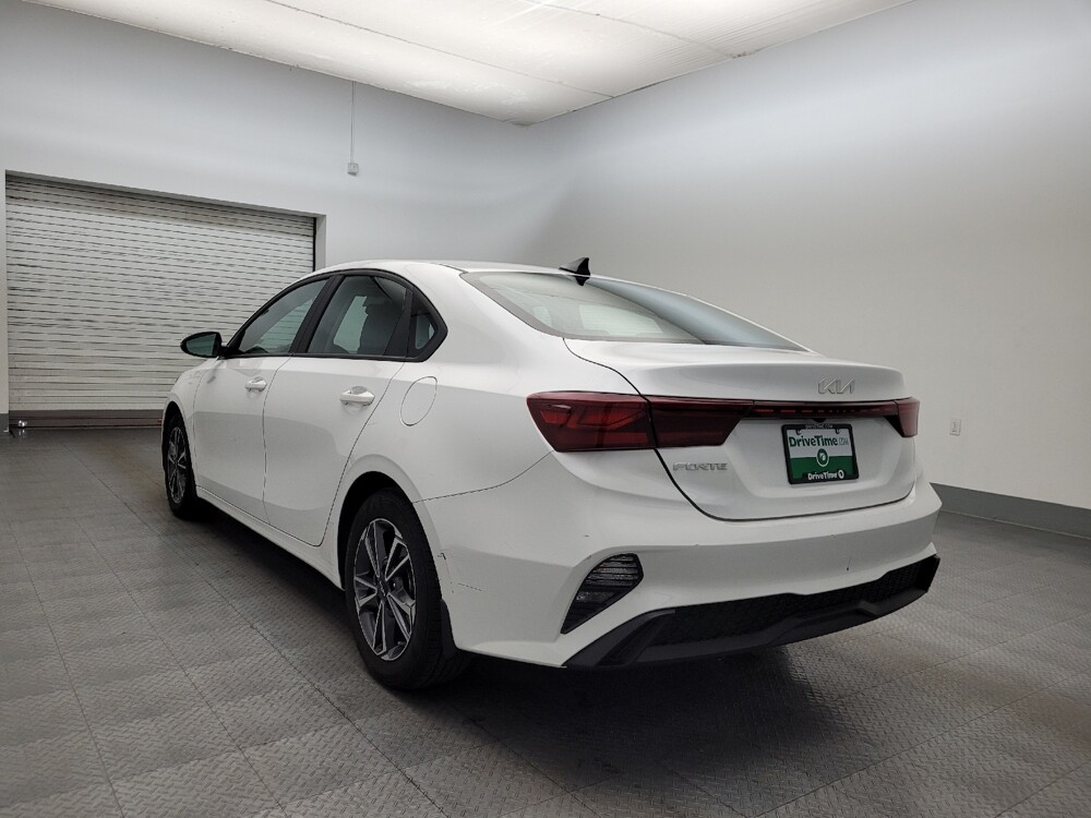 2023 Kia Forte in Glendale, AZ 85301 - 18102532 5