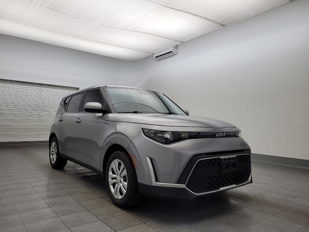 2023 Kia Soul in Glendale, AZ 85301 - 18102533 13