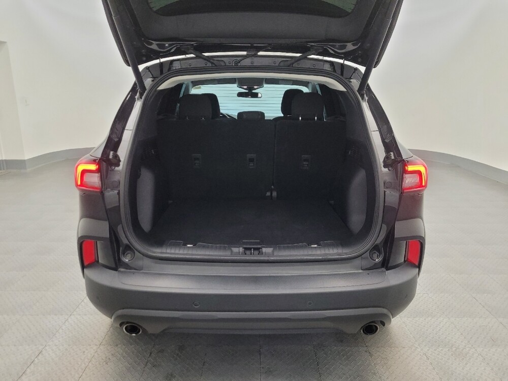 2023 Ford Escape in Glendale, AZ 85301 - 18102536 29