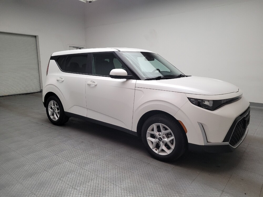 2024 Kia Soul in Downey, CA 90241 - 18102605 13