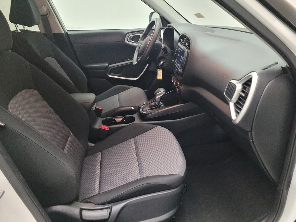 2024 Kia Soul in Downey, CA 90241 - 18102605 21