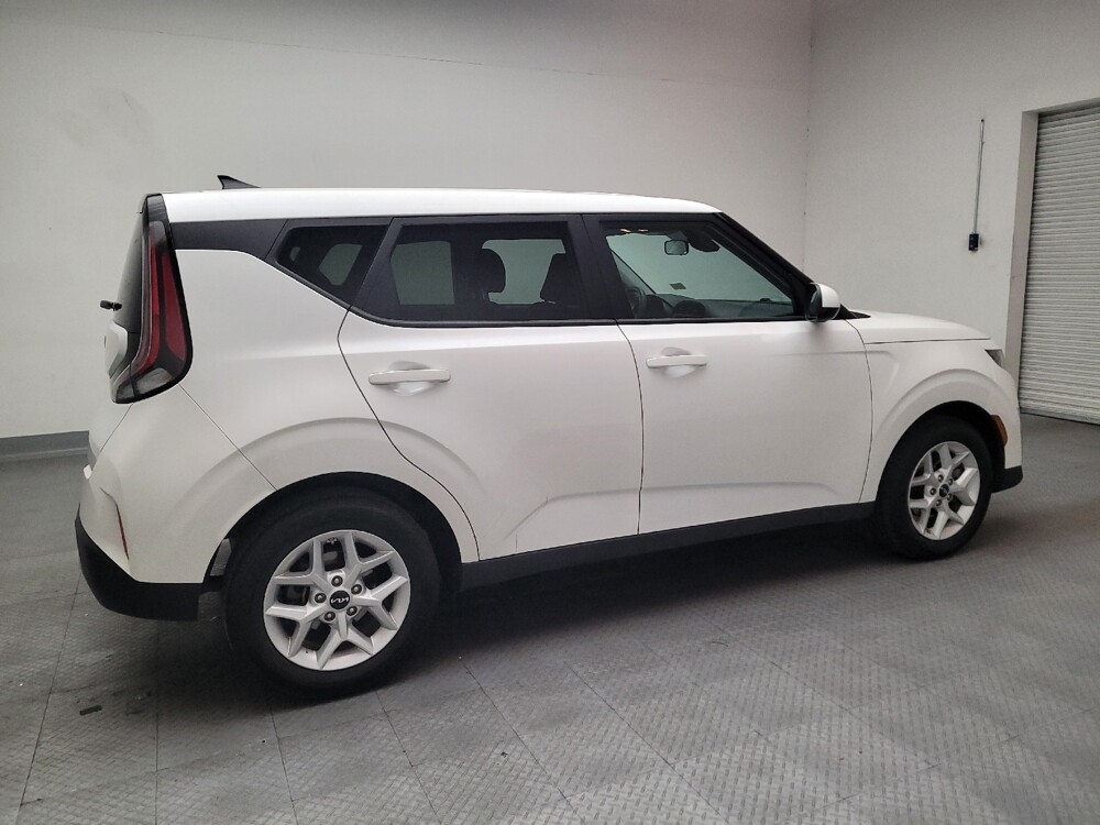 2024 Kia Soul in Downey, CA 90241 - 18102605 10
