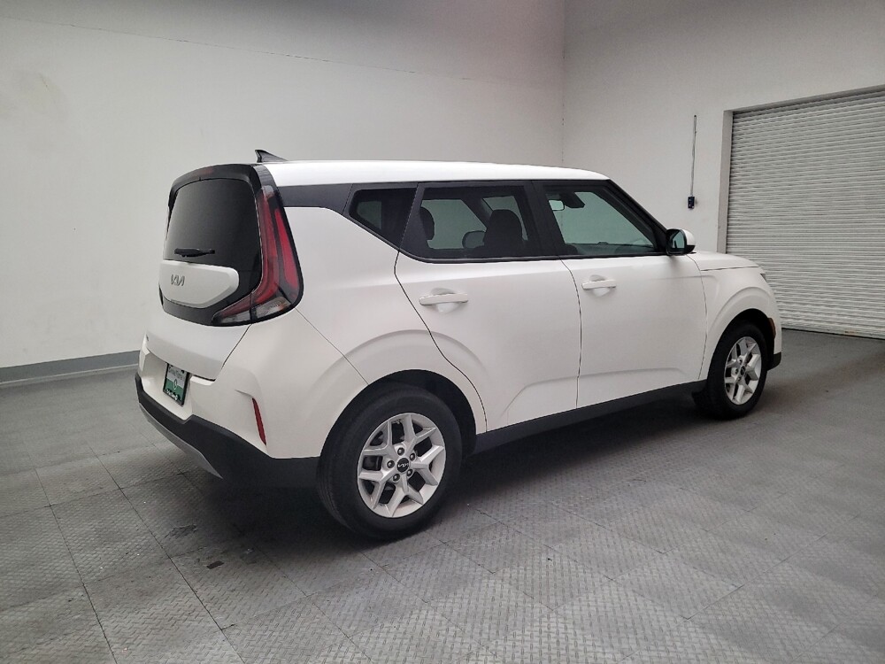 2024 Kia Soul in Downey, CA 90241 - 18102605 9