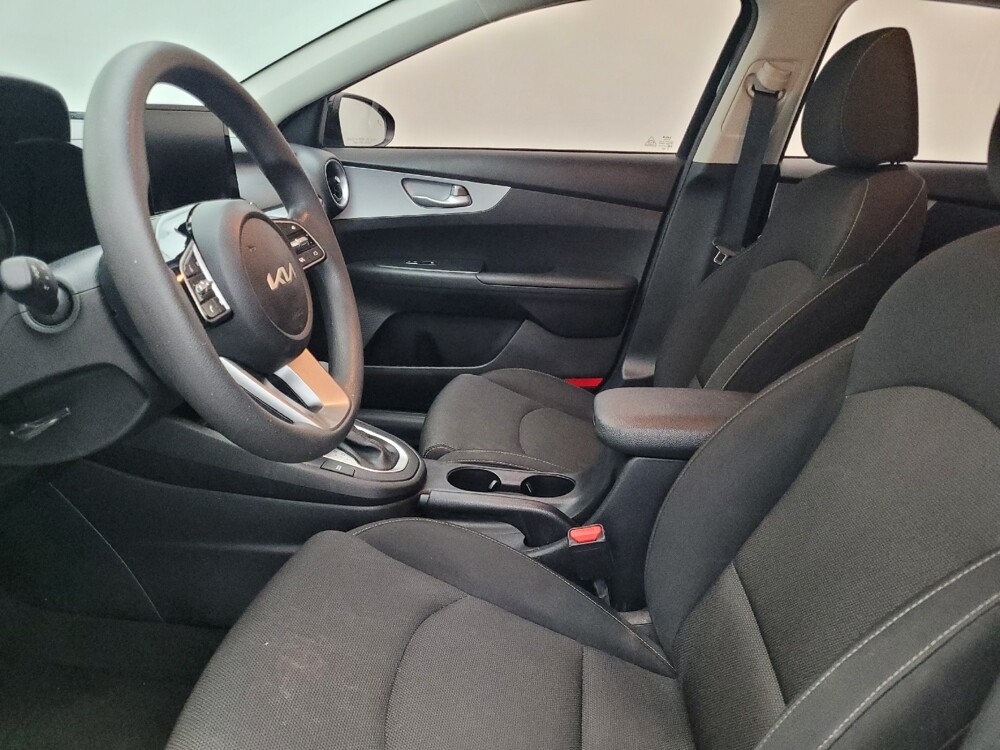2023 Kia Forte in Clearwater, FL 33764 - 18102613 17