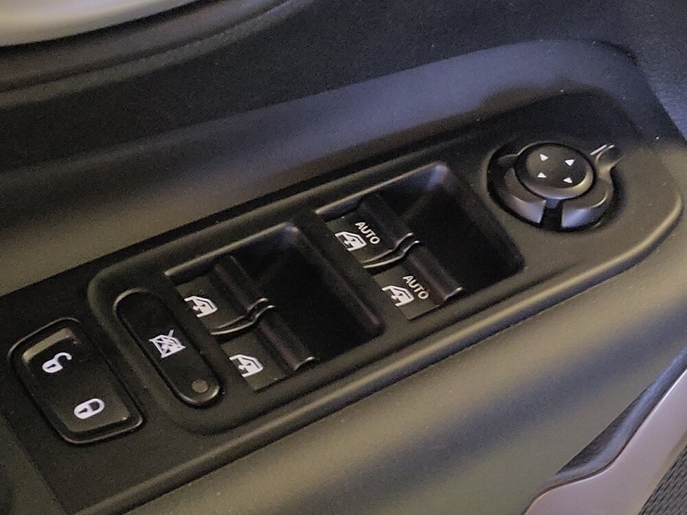 2023 Jeep Renegade in Fort Myers, FL 33907 - 18102646 27