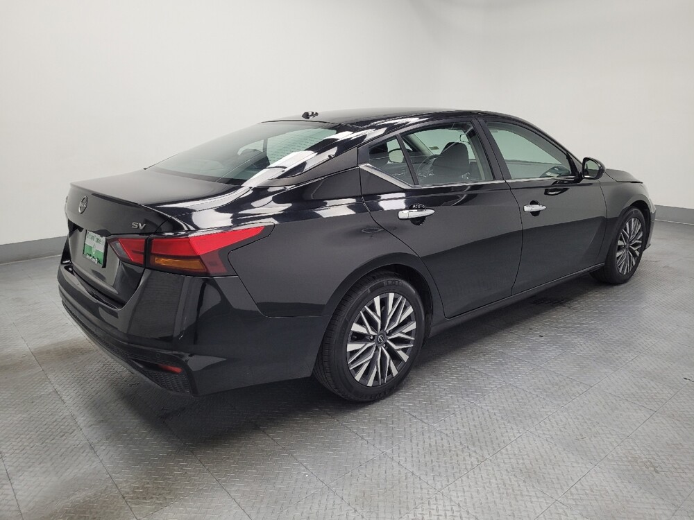 2023 Nissan Altima in Las Vegas, NV 89102 - 18102682 10