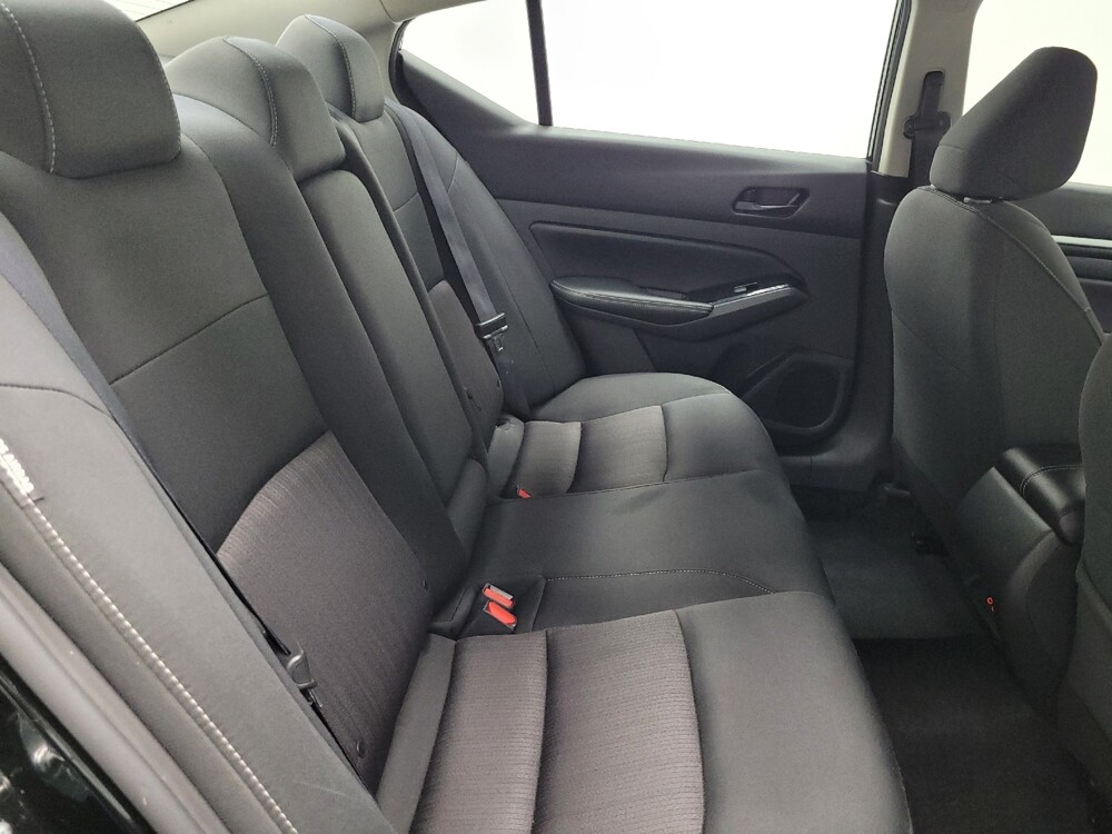 2023 Nissan Altima in Las Vegas, NV 89102 - 18102682 19