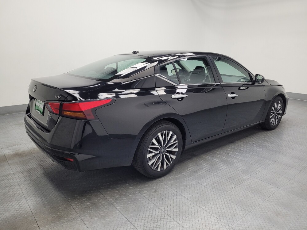 2023 Nissan Altima in Las Vegas, NV 89102 - 18102685 10