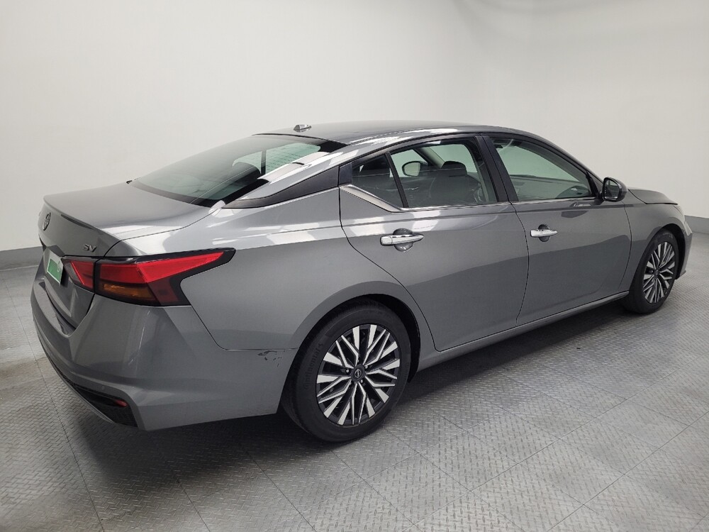 2023 Nissan Altima in Las Vegas, NV 89104 - 18102691 10