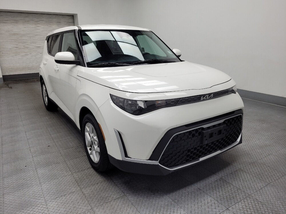 2023 Kia Soul in Las Vegas, NV 89104 - 18102722 13