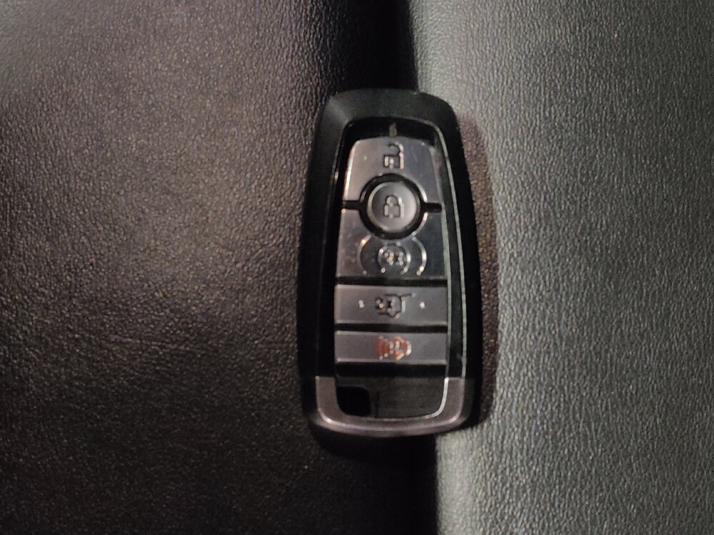 2023 Ford Explorer in Salem, VA 24153 - 18102736 32