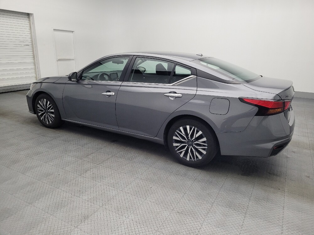 2024 Nissan Altima in Gainesville, FL 32609 - 18102770 3