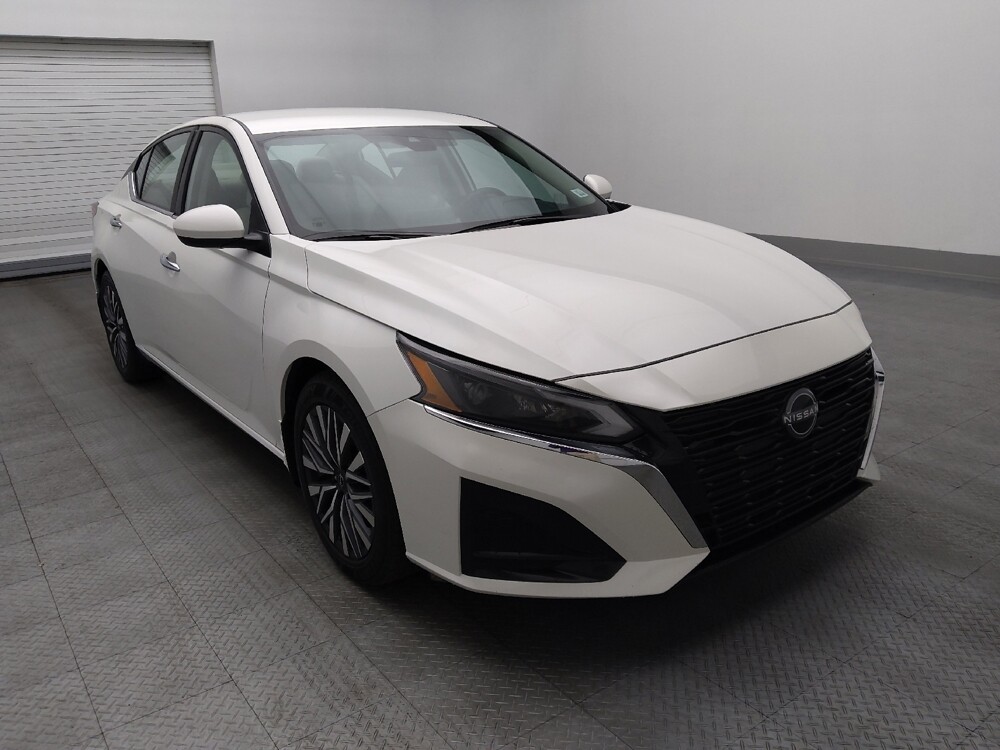 2023 Nissan Altima in Lauderdale Lakes, FL 33313 - 18102820 13