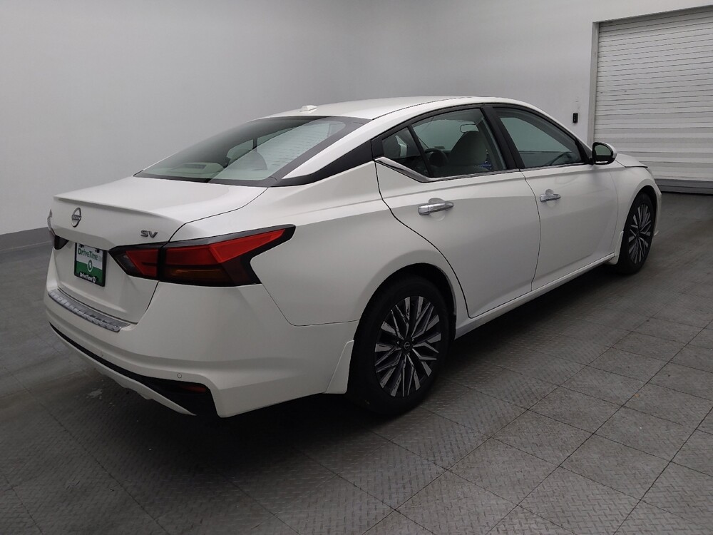 2023 Nissan Altima in Lauderdale Lakes, FL 33313 - 18102820 10