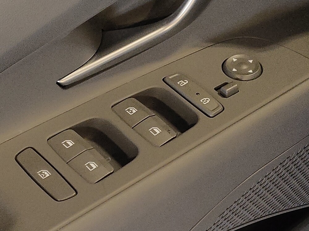 2023 Hyundai Elantra in Hialeah, FL 33014 - 18102879 27