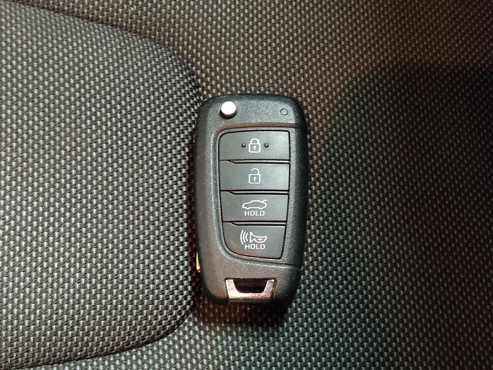 2024 Hyundai Elantra in Raleigh, NC 27604 - 18103058 32