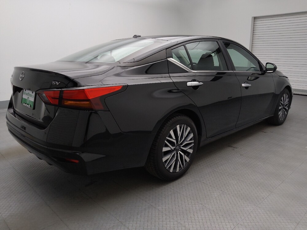 2024 Nissan Altima in Wichita, KS 67207 - 18103120 9