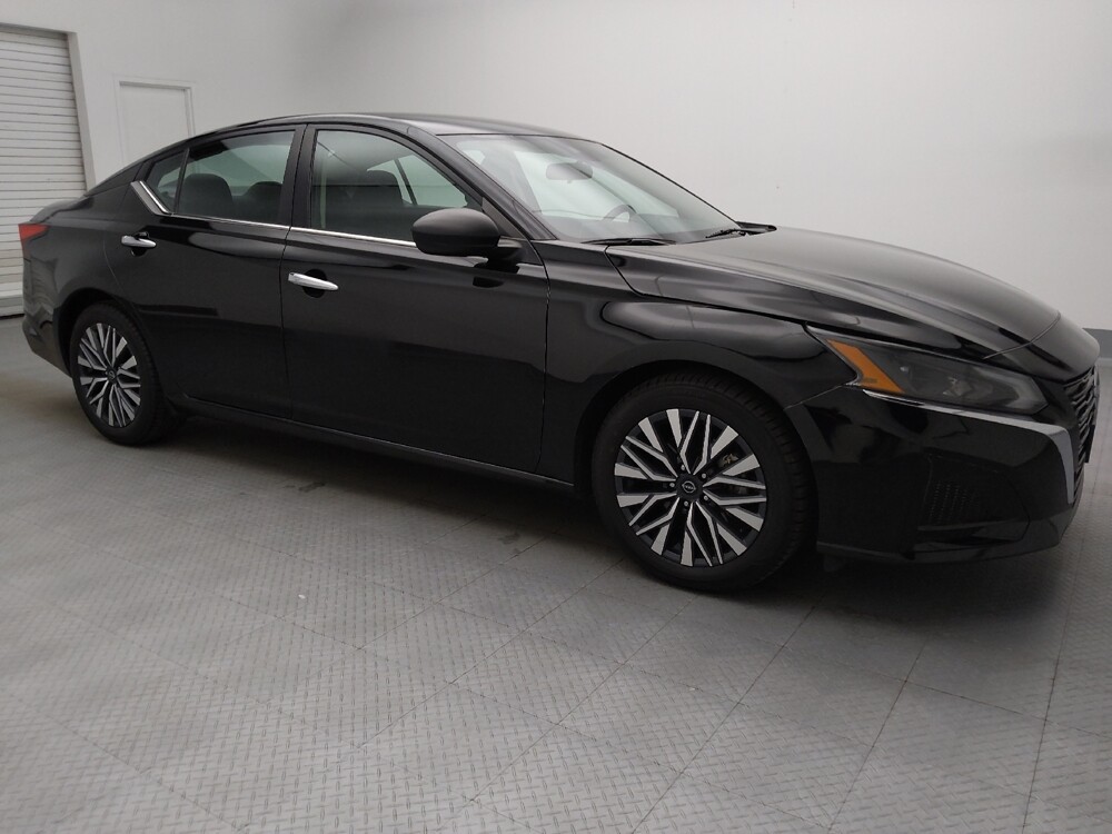 2024 Nissan Altima in Wichita, KS 67207 - 18103120 11