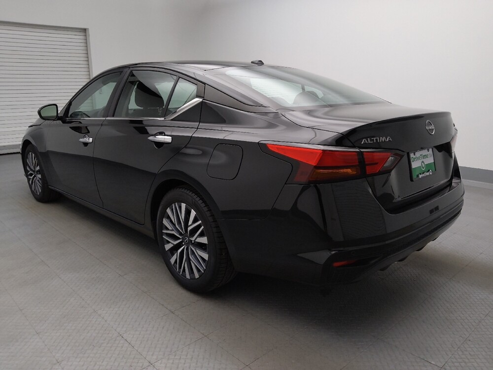 2024 Nissan Altima in Wichita, KS 67207 - 18103120 5