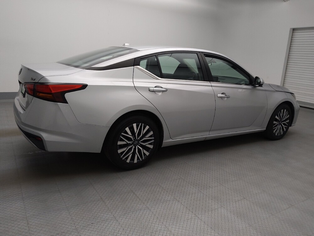 2023 Nissan Altima in Wichita, KS 67207 - 18103132 10