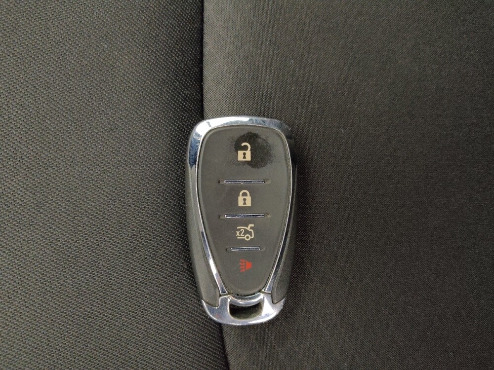 2024 Chevrolet Malibu in Lakewood, CO 80215 - 18103149 32