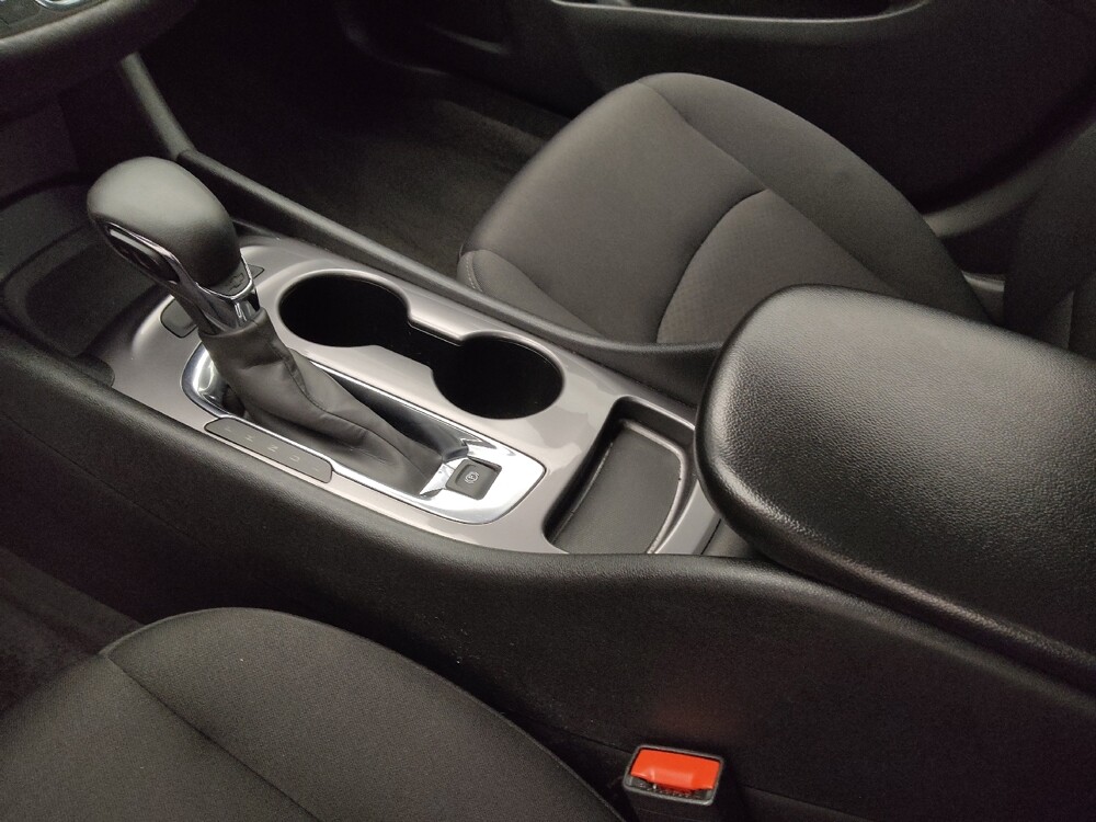 2024 Chevrolet Malibu in Lakewood, CO 80215 - 18103149 26