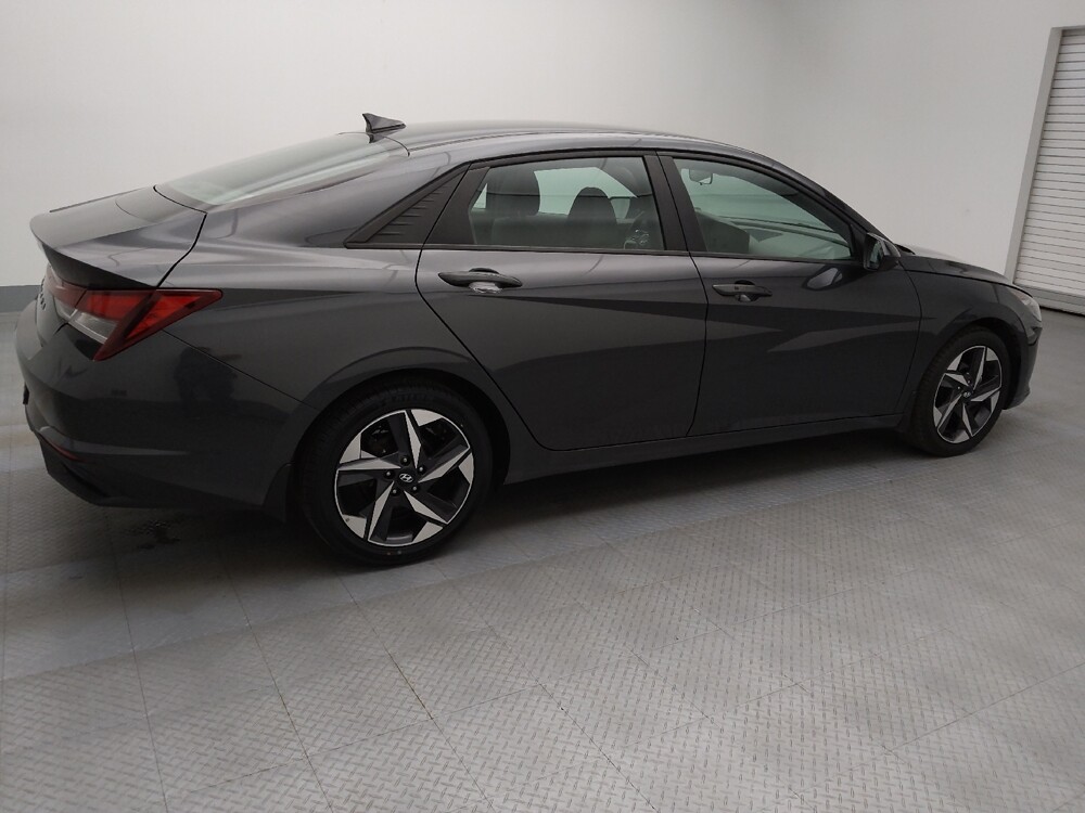 2023 Hyundai Elantra in Lakewood, CO 80215 - 18103152 10