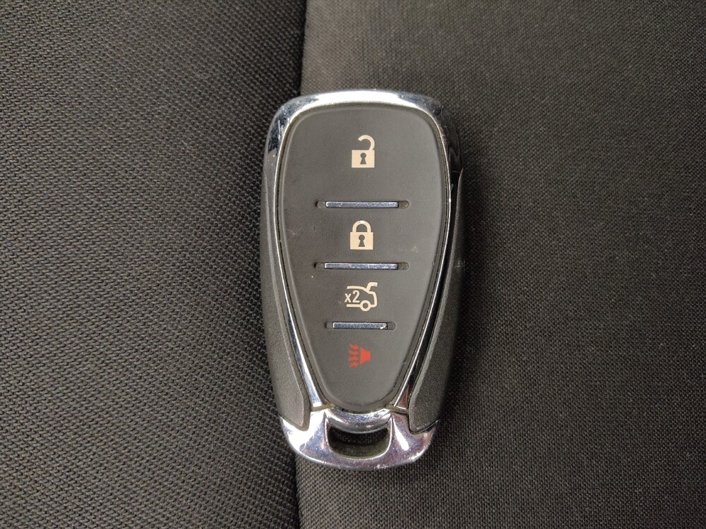 2024 Chevrolet Malibu in Lakewood, CO 80215 - 18103156 32