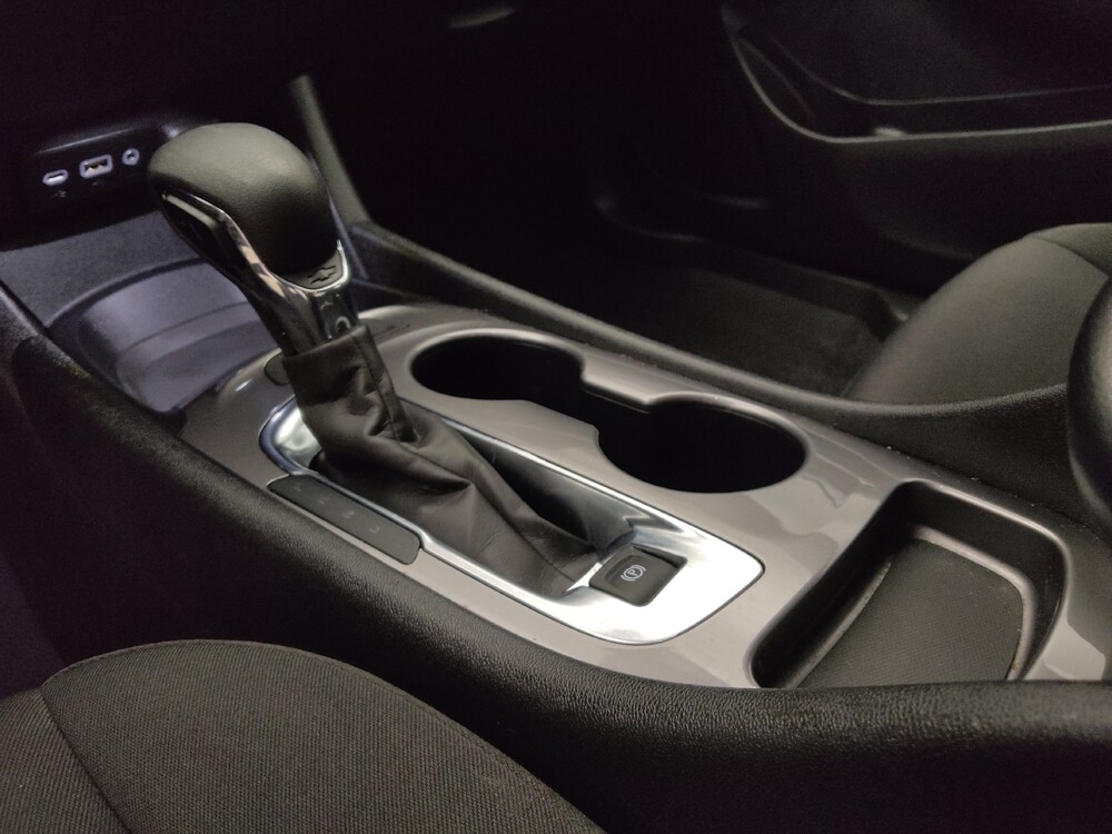 2024 Chevrolet Malibu in Lakewood, CO 80215 - 18103163 26