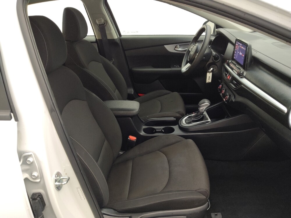 2024 Kia Forte in Houston, TX 77034 - 18103262 21